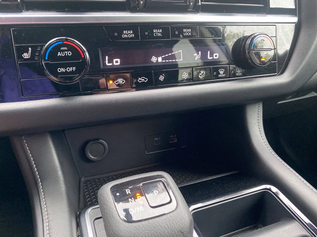Used 2025 Nissan Pathfinder SV FWD image 22