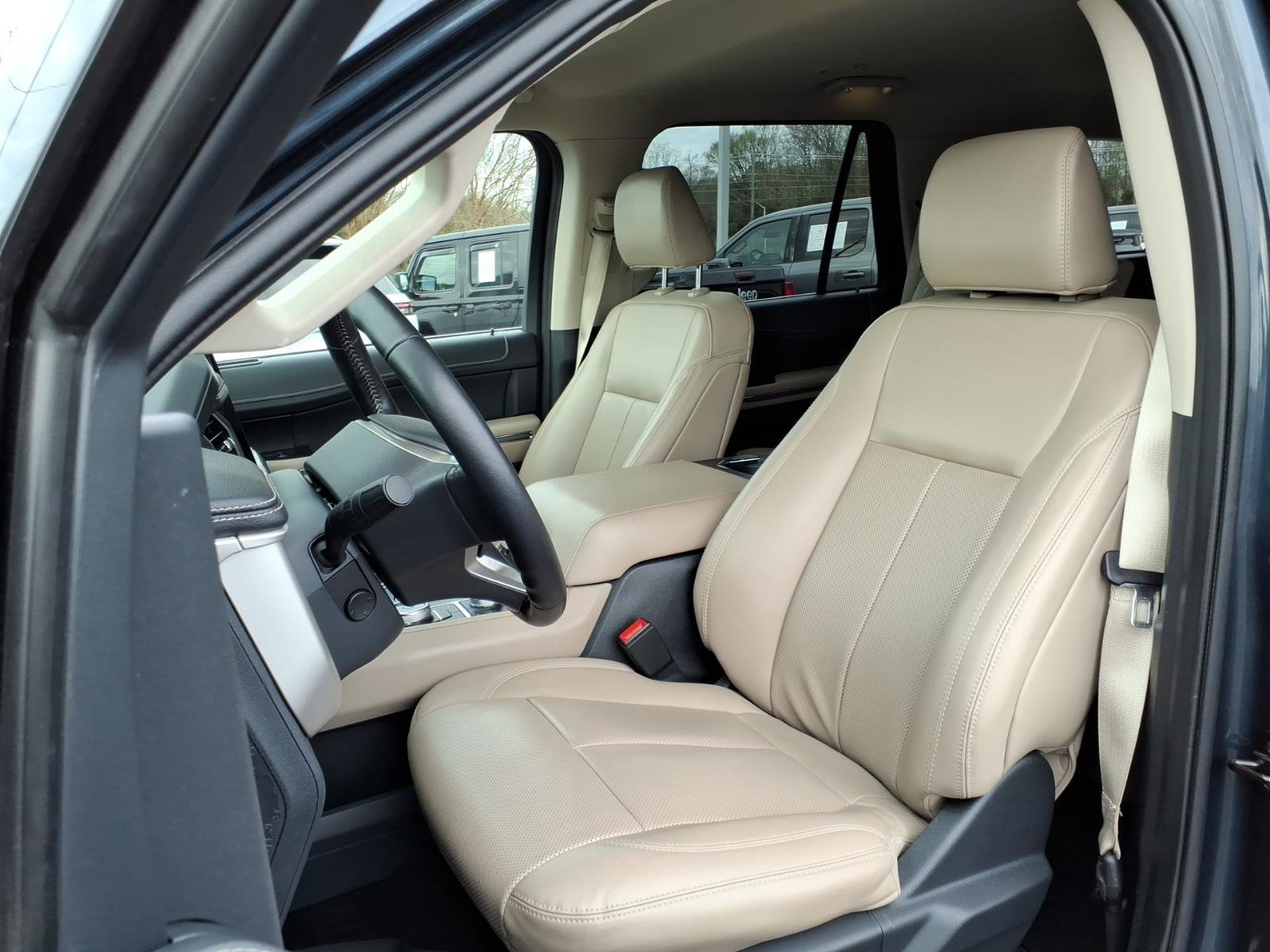 Certified 2022 Ford Expedition XLT image 12