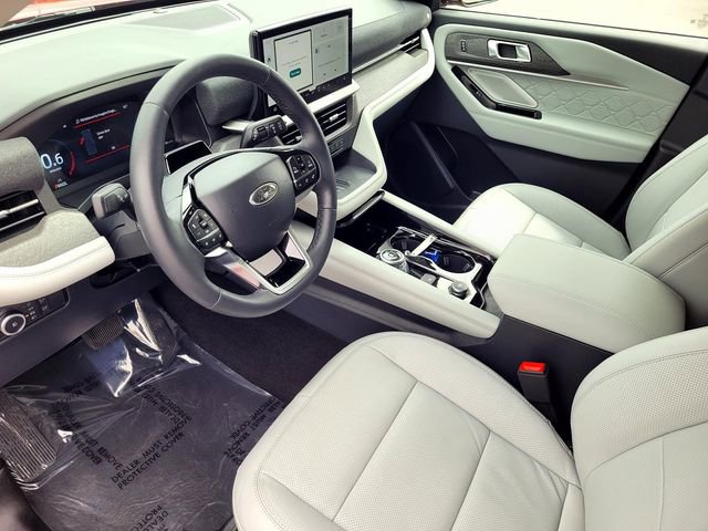 Certified 2025 Ford Explorer Platinum w/ Ultimate Package AWD/4WD image 10
