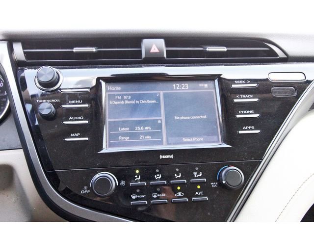 Used 2020 Toyota Camry LE image 23