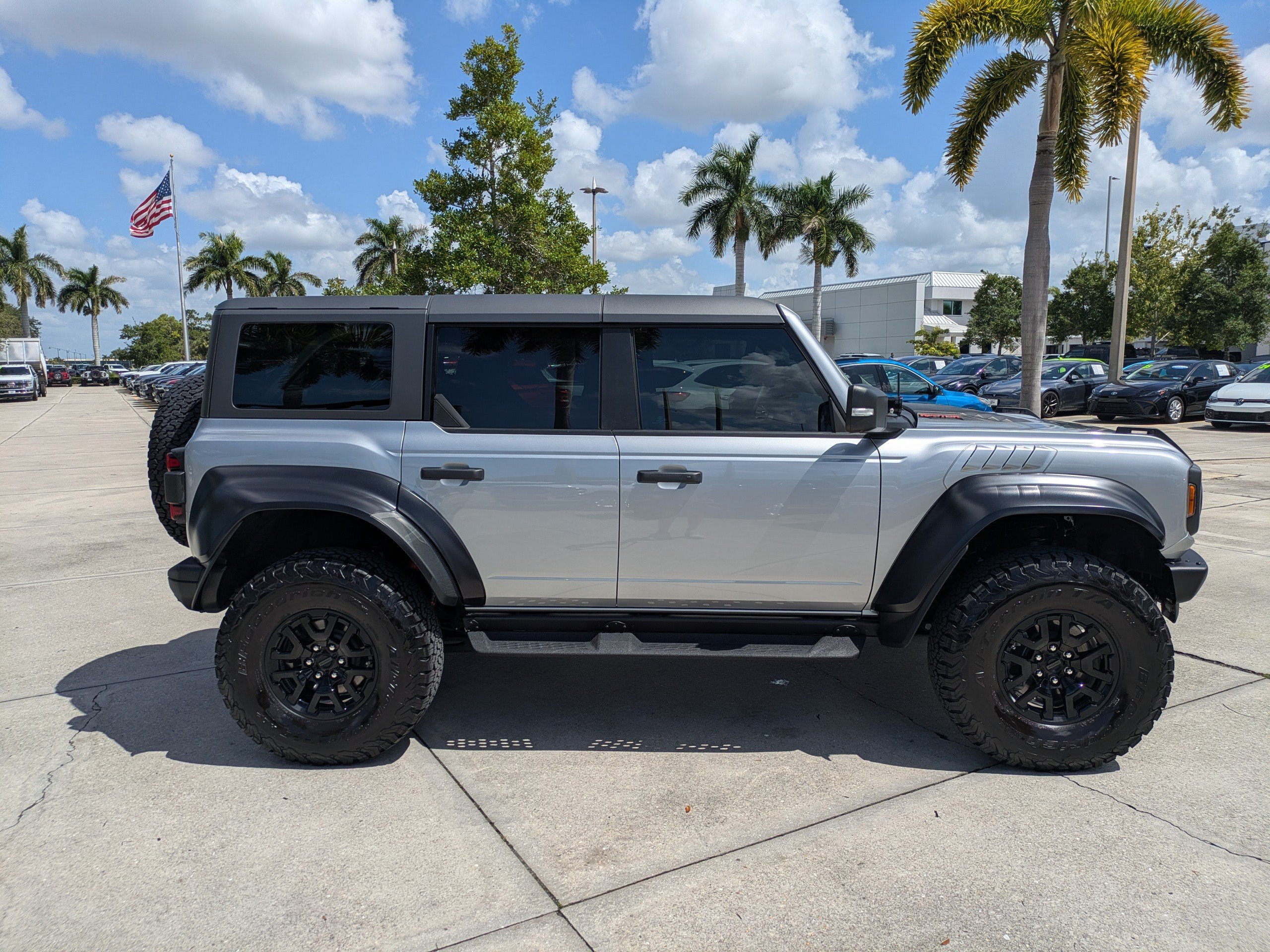 Certified 2023 Ford Bronco Raptor AWD/4WD image 3