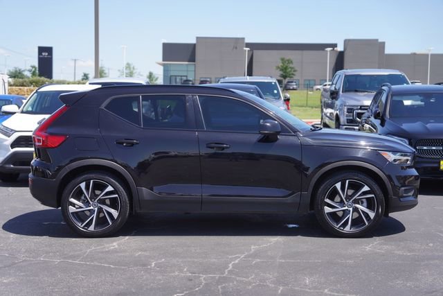 Used 2020 Volvo XC40 T5 R-Design w/ Protection Package Premier AWD/4WD image 5
