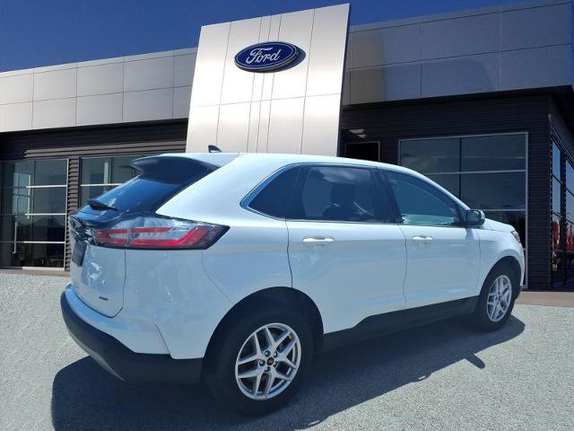 Certified 2024 Ford Edge SEL w/ Convenience Package AWD/4WD image 2