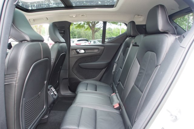 Used 2023 Volvo XC40 B5 Plus AWD/4WD image 20