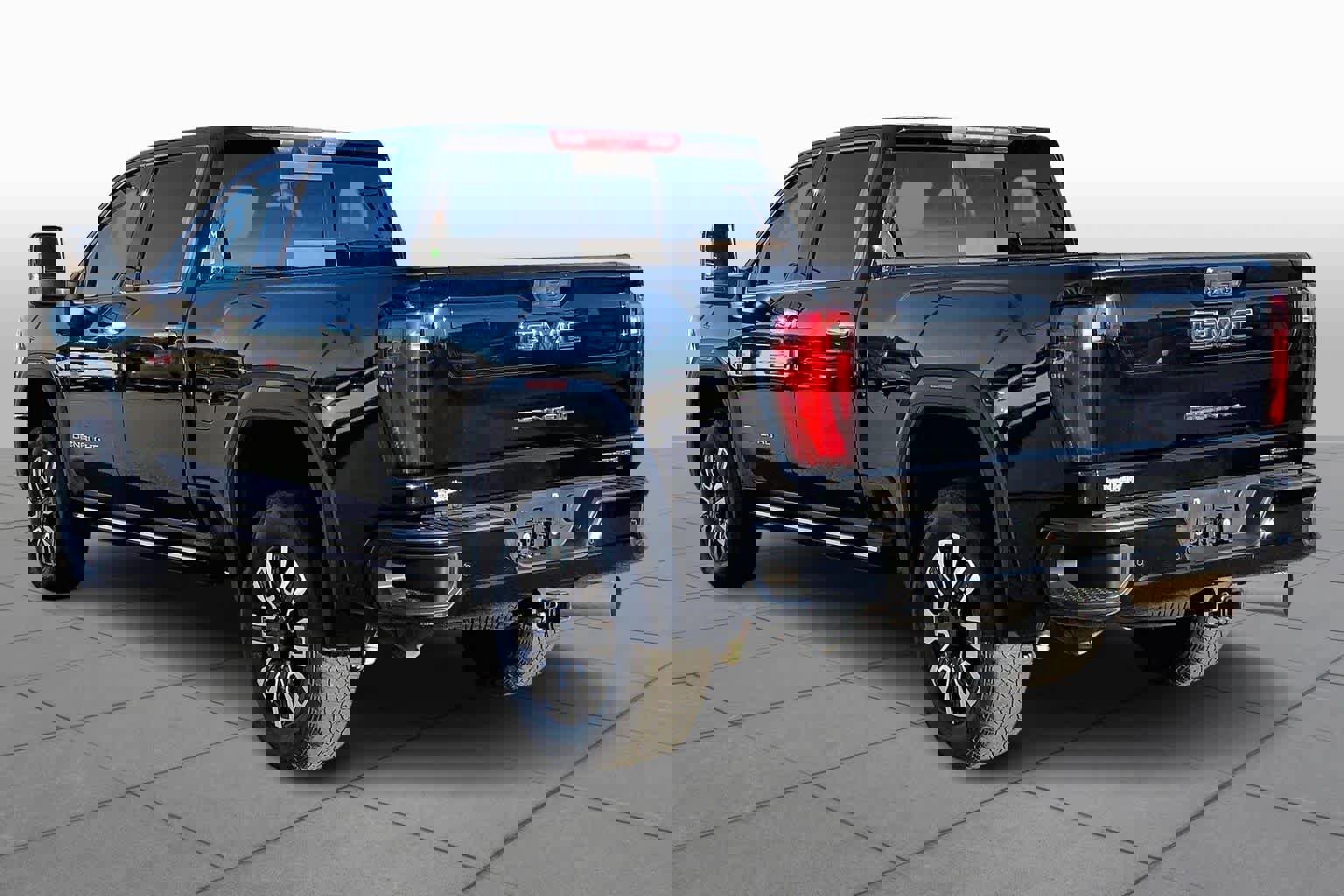 Used 2024 GMC Sierra 2500 Denali Ultimate image 4