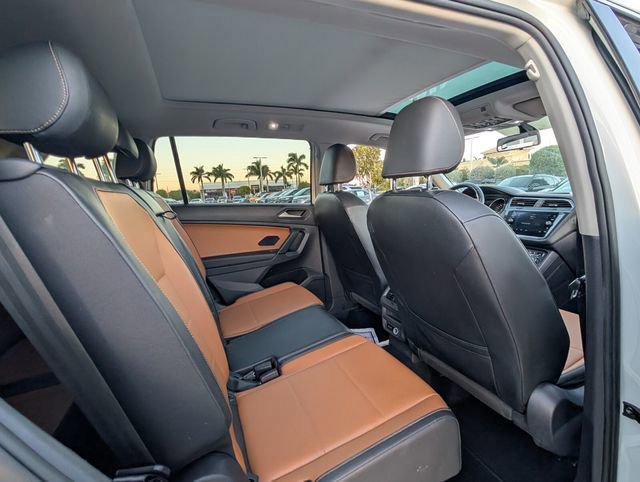 Used 2019 Volkswagen Tiguan SE w/ Panoramic Sunroof Package image 12