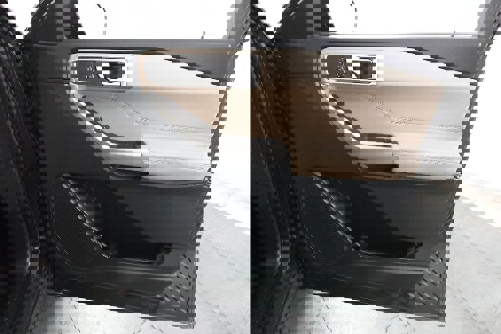 Certified 2023 Ford Explorer XLT w/ Equipment Group 202A image 31