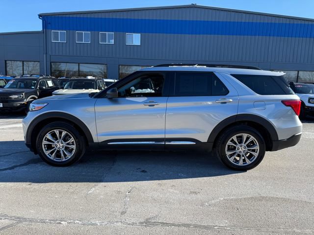 Certified 2022 Ford Explorer XLT w/ Equipment Group 202A image 11