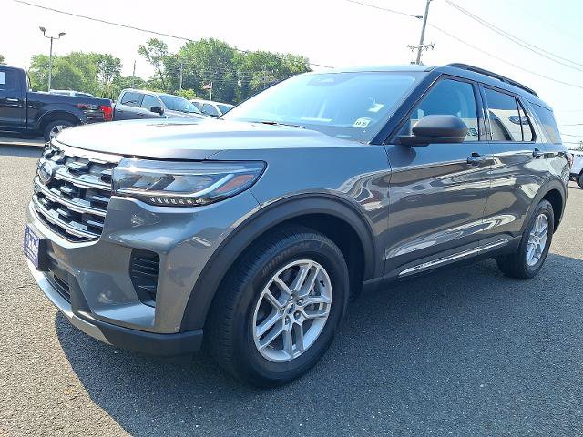 Certified 2025 Ford Explorer Active AWD/4WD image 3