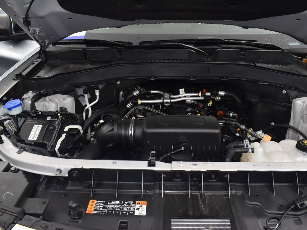 Certified 2024 Ford Explorer XLT w/ Class IV Trailer Tow Package image 9