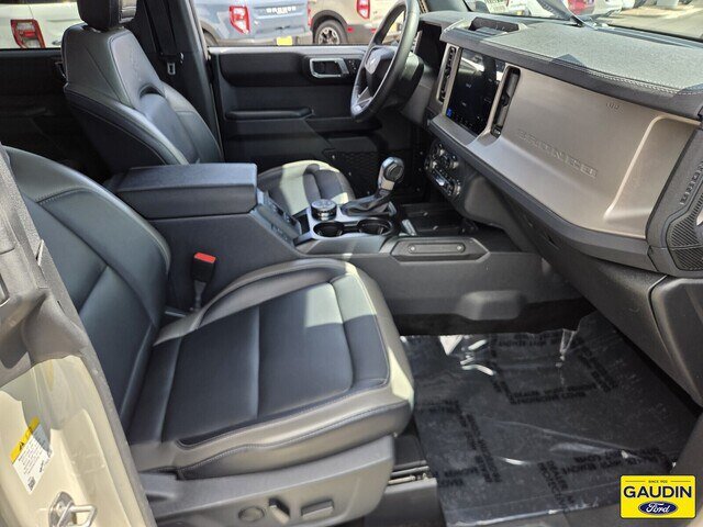 Certified 2025 Ford Bronco Outer Banks AWD/4WD image 16