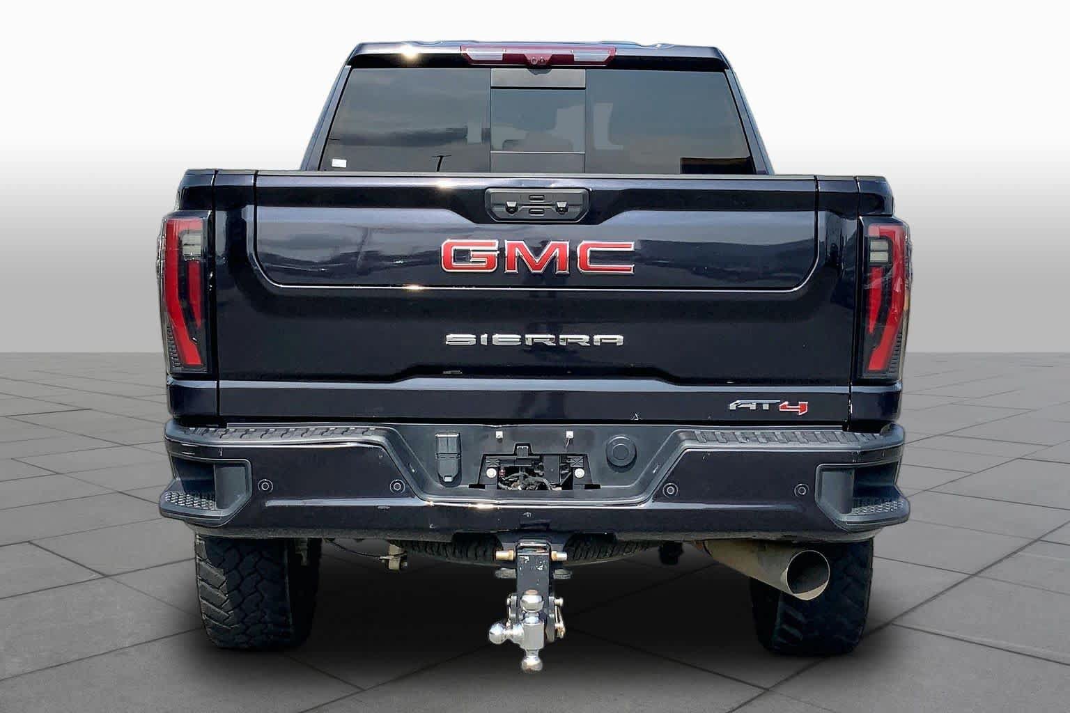 Used 2024 GMC Sierra 2500 AT4 w/ Technology Package AWD/4WD image 5