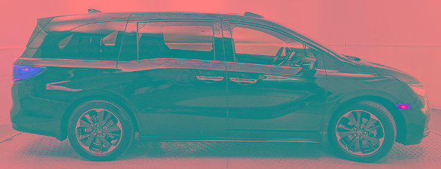 Used 2023 Honda Odyssey Elite image 2