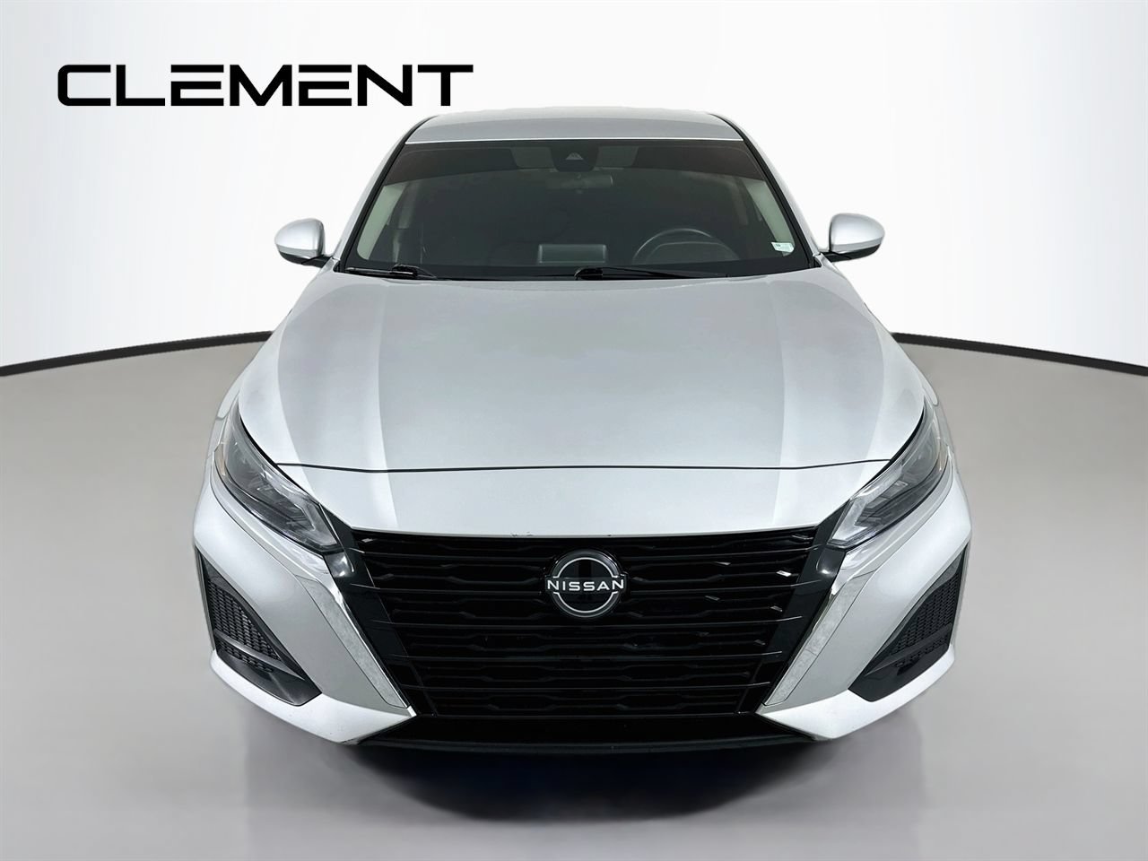 Used 2023 Nissan Altima 2.5 SV FWD image 3
