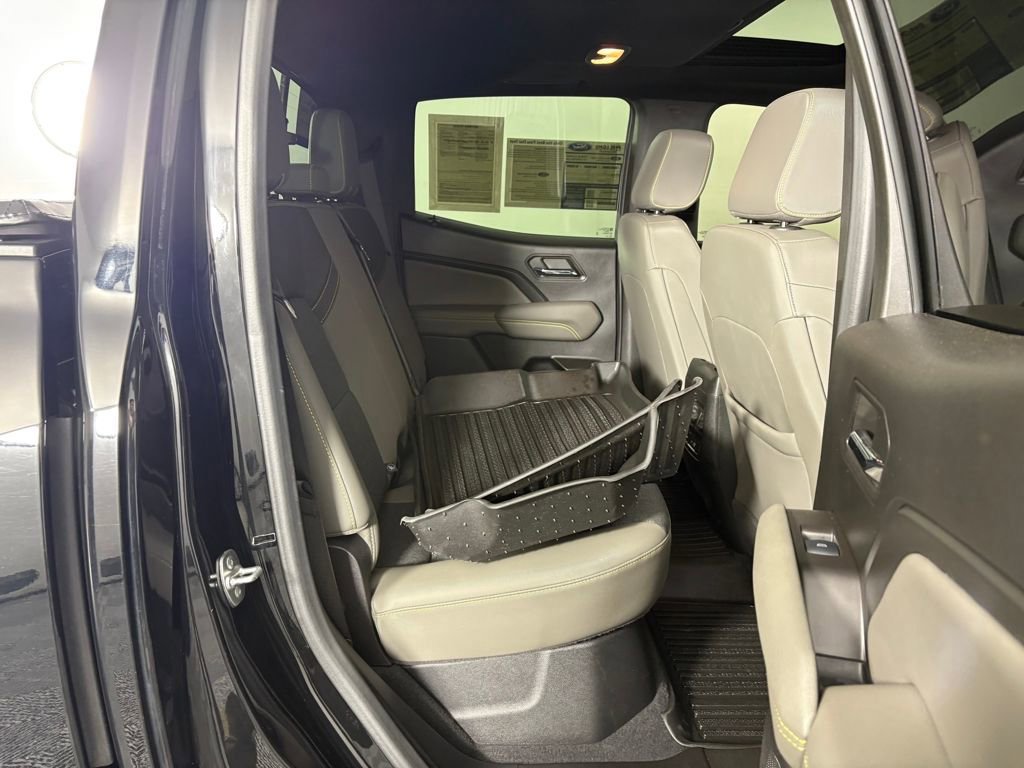 Used 2024 Chevrolet Colorado ZR2 w/ Technology Package image 35