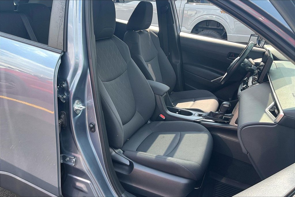 Used 2023 Toyota Corolla Cross LE w/ Moonroof Package AWD/4WD image 6