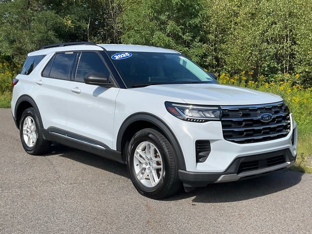 Certified 2025 Ford Explorer Active AWD/4WD image 1