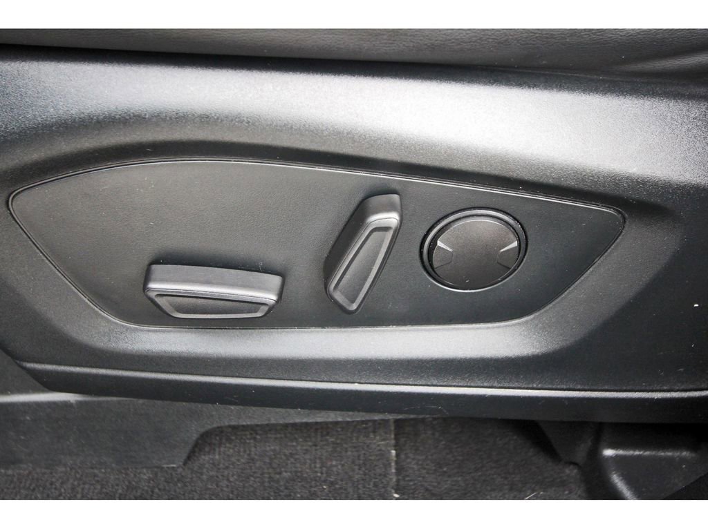 Certified 2022 Ford Explorer XLT w/ Equipment Group 202A image 29