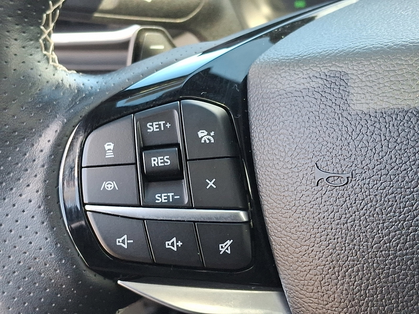 Certified 2022 Ford Explorer ST w/ Equipment Group 401A image 21