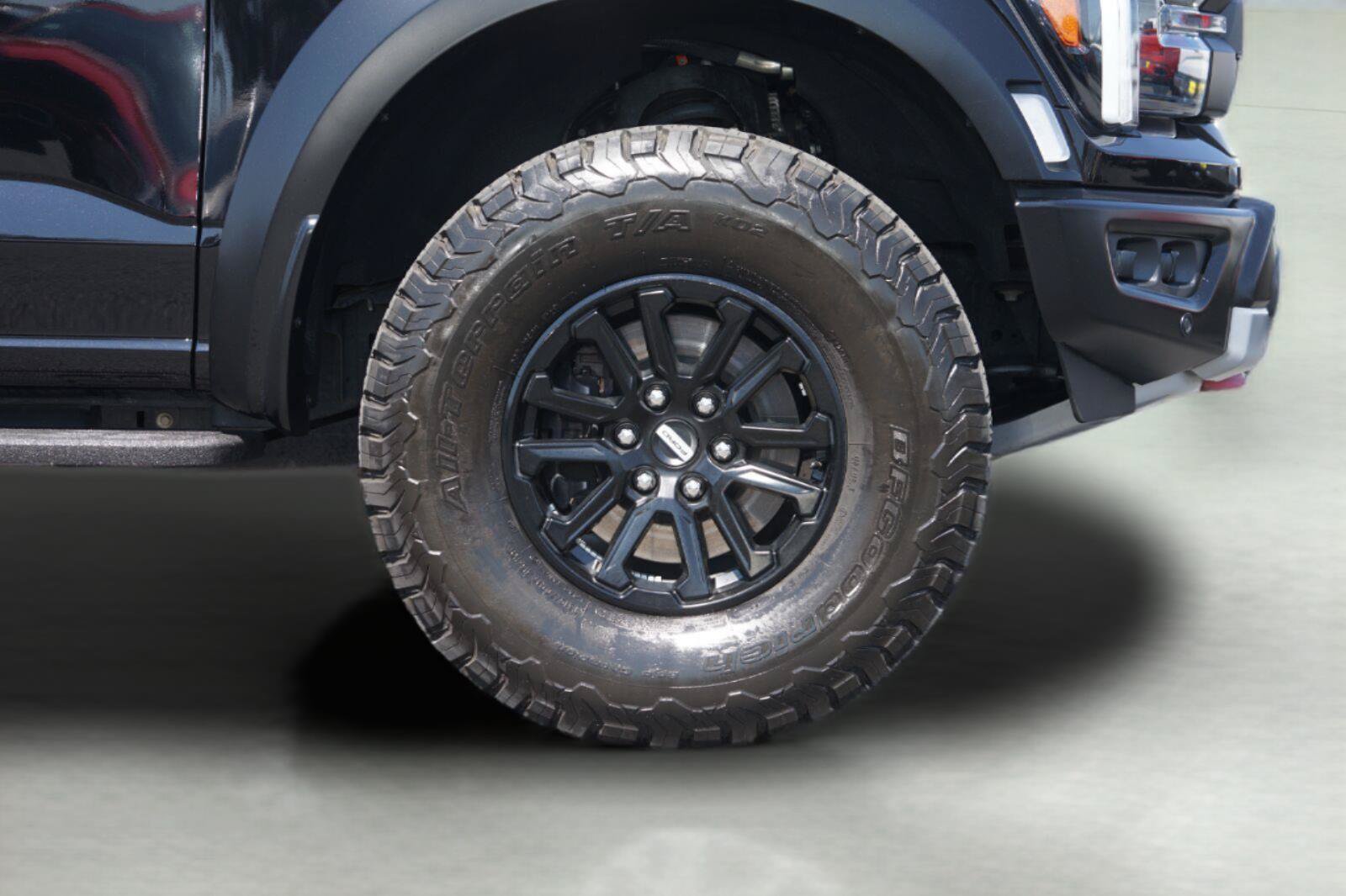 Certified 2025 Ford F150 Raptor AWD/4WD image 4