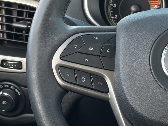 Used 2021 Jeep Cherokee Latitude Lux image 12