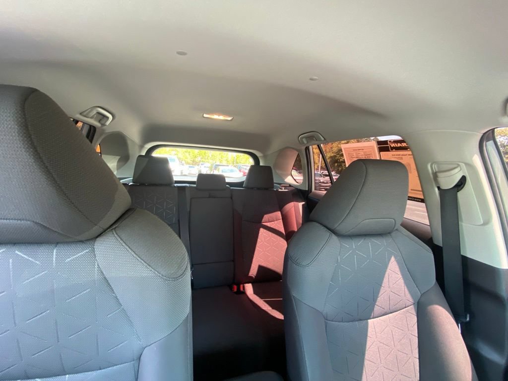 Used 2020 Toyota RAV4 XLE FWD image 29