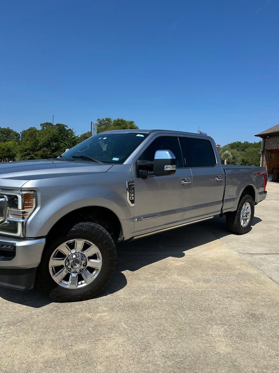 Certified 2022 Ford F250 Platinum w/ FX4 Off-Road Package AWD/4WD image 6