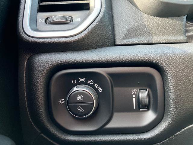 Used 2023 RAM 1500 Big Horn AWD/4WD image 39