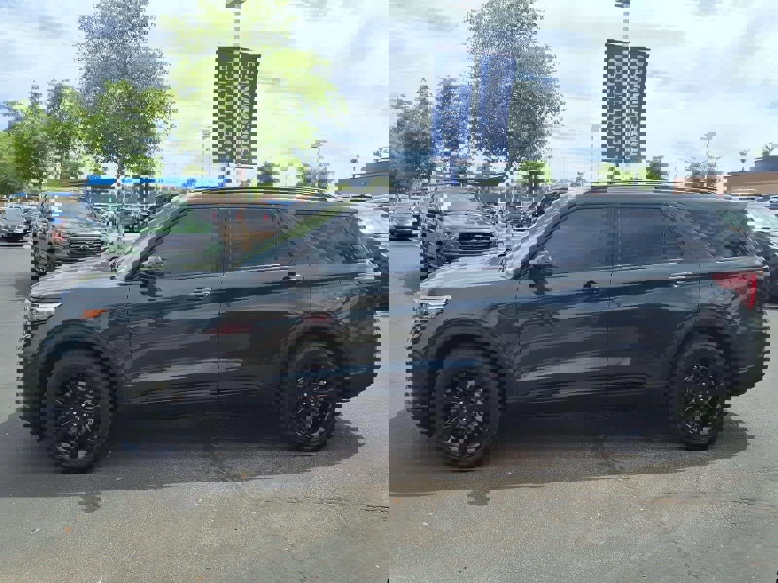 Certified 2023 Ford Explorer ST image 2