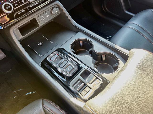 Used 2025 Honda Pilot TrailSport image 17