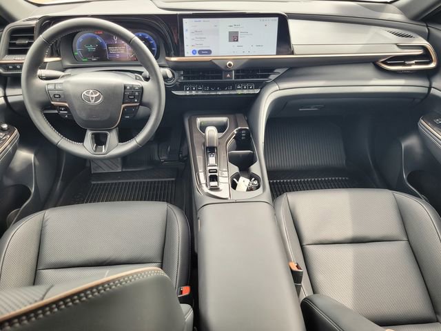 Used 2025 Toyota Crown Signia image 14