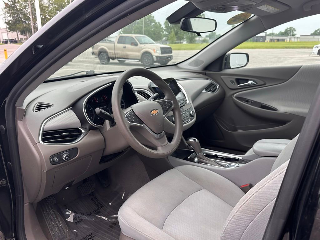Used 2020 Chevrolet Malibu LT FWD image 9