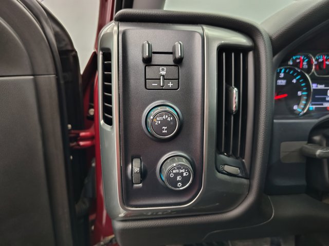 Used 2018 Chevrolet Silverado 1500 LT w/ All Star Edition AWD/4WD image 36