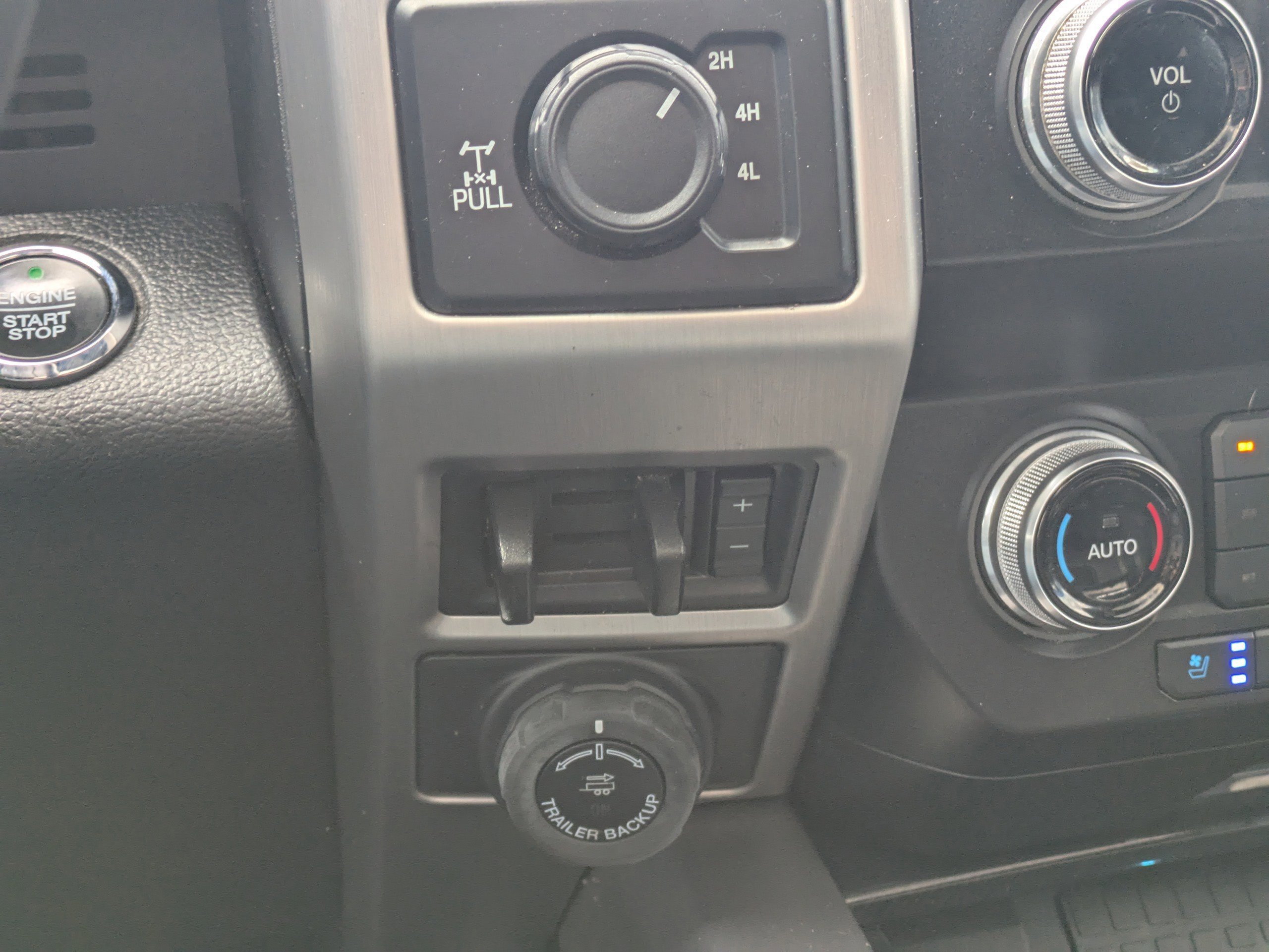 Certified 2021 Ford F250 Platinum w/ FX4 Off-Road Package image 29