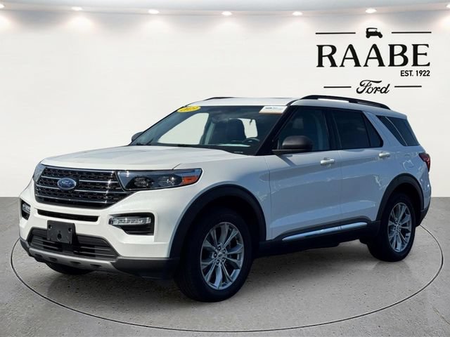 Certified 2023 Ford Explorer XLT w/ Equipment Group 202A AWD/4WD image 3
