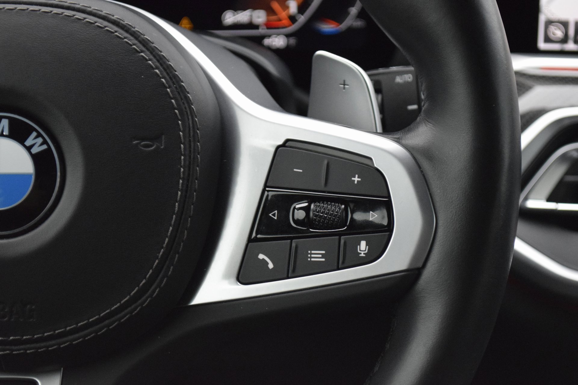 Used 2022 BMW X5 M50i w/ Executive Package image 14