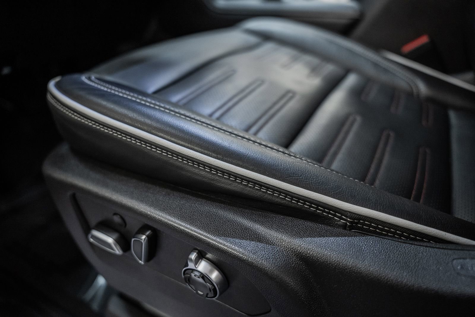 Used 2023 GMC Sierra 1500 AT4X image 45