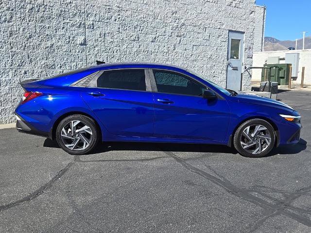 Used 2025 Hyundai Elantra Sport FWD image 2