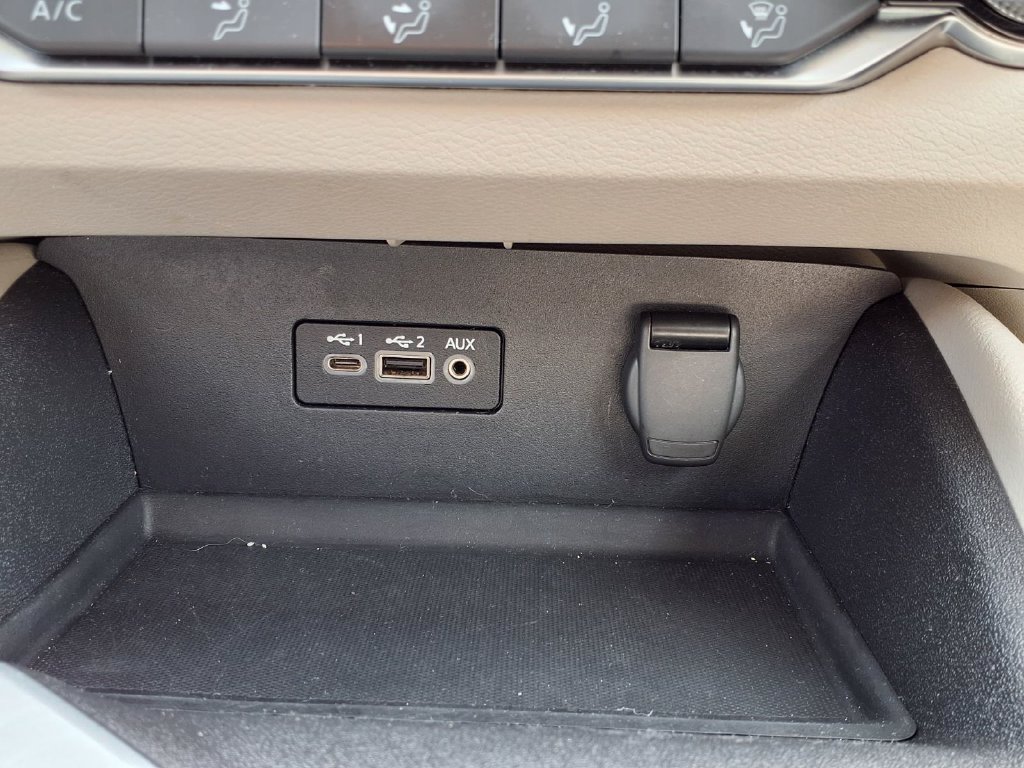 Used 2025 Nissan Altima 2.5 SV FWD image 11