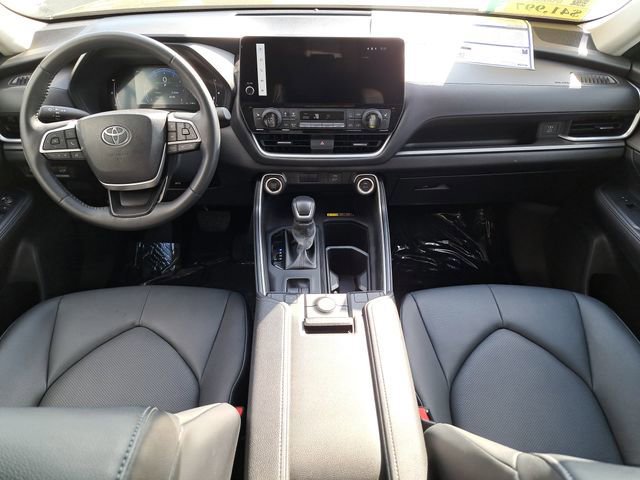 Used 2024 Toyota Grand Highlander XLE image 9