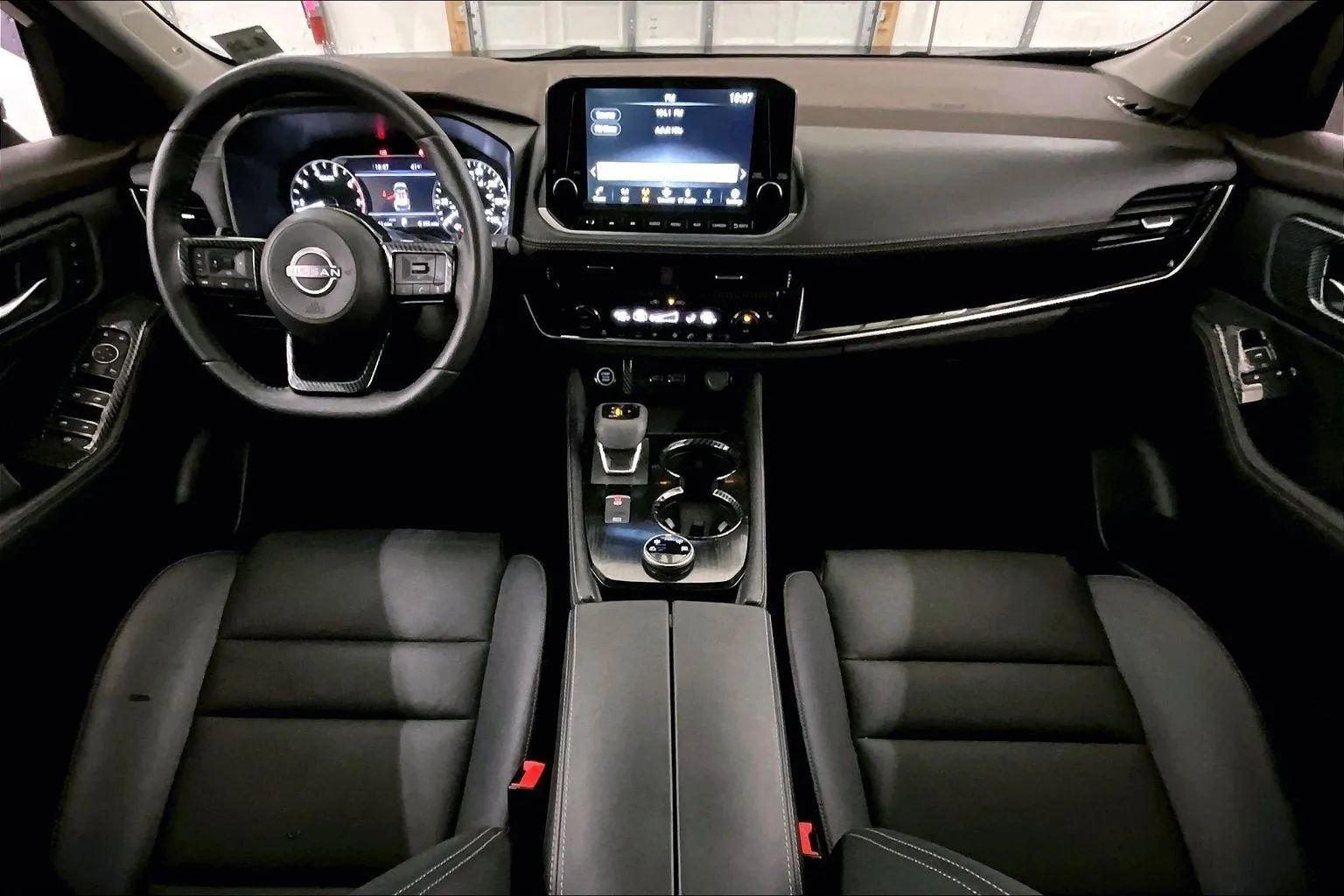 Used 2023 Nissan Rogue SL w/ SL Premium Package image 14