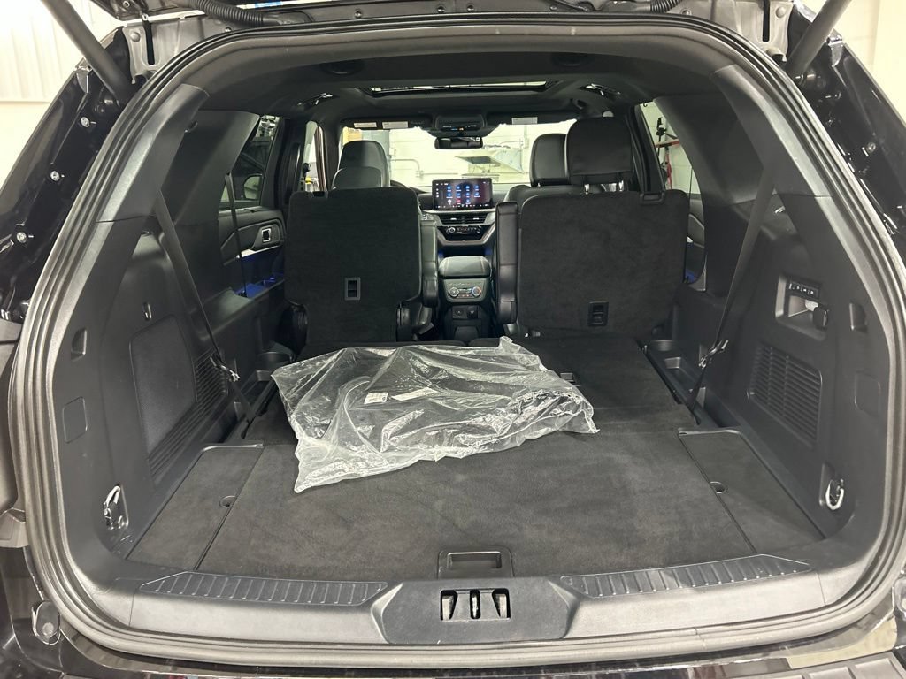 Certified 2025 Ford Explorer ST-Line w/ ST-Line Street Pack AWD/4WD image 33