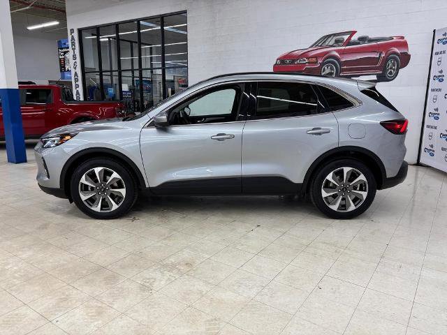 Certified 2023 Ford Escape Platinum image 2