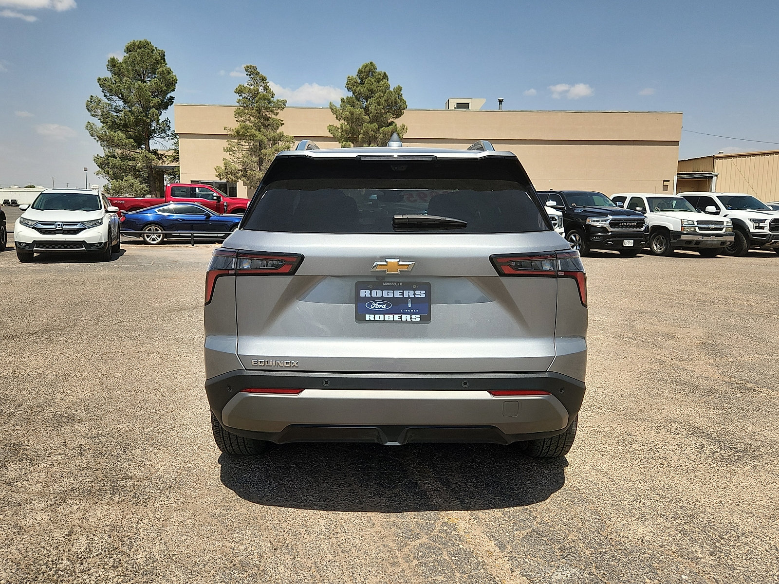 Used 2025 Chevrolet Equinox LT w/ Convenience Package II FWD image 6