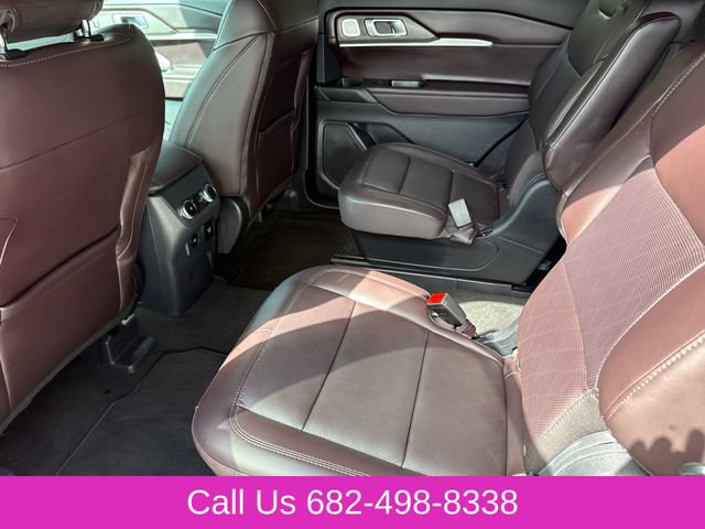 Certified 2025 Ford Explorer Platinum RWD image 19