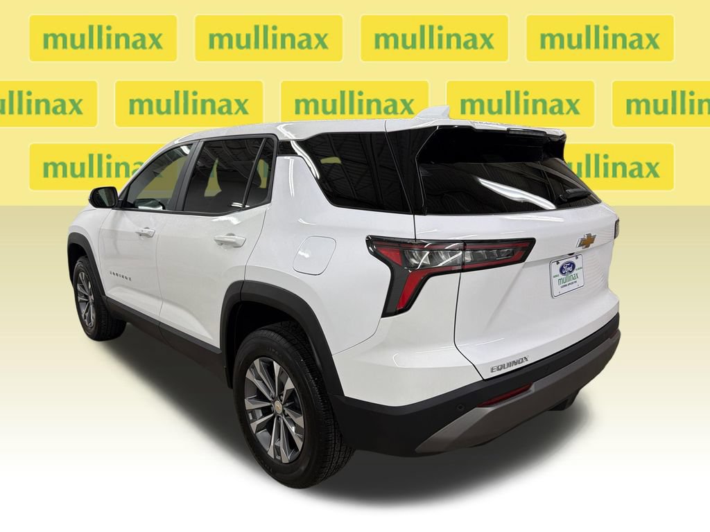Used 2026 Chevrolet Equinox LT w/ Convenience Package II FWD image 11