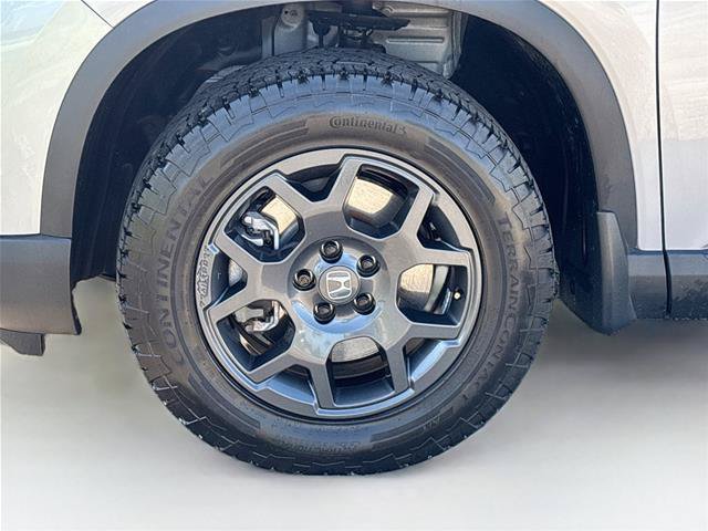 Used 2025 Honda Pilot TrailSport image 34