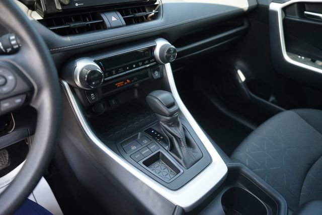 Used 2020 Toyota RAV4 XLE FWD image 28