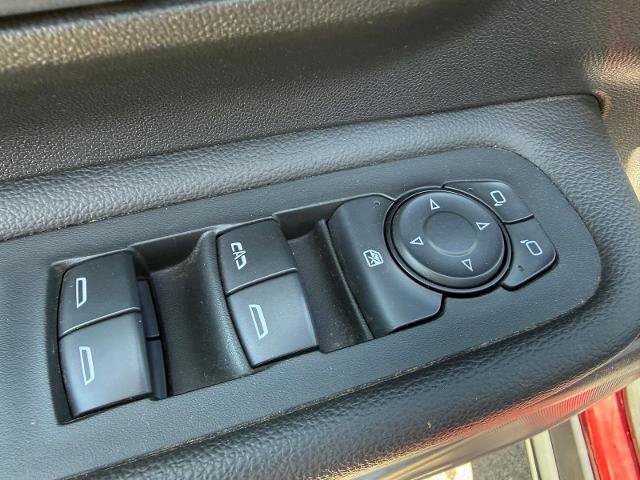 Used 2019 GMC Terrain SLT w/ Preferred Package FWD image 18