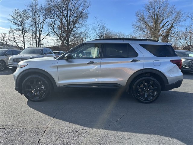 Certified 2023 Ford Explorer ST-Line w/ Class IV Trailer Tow Package image 2